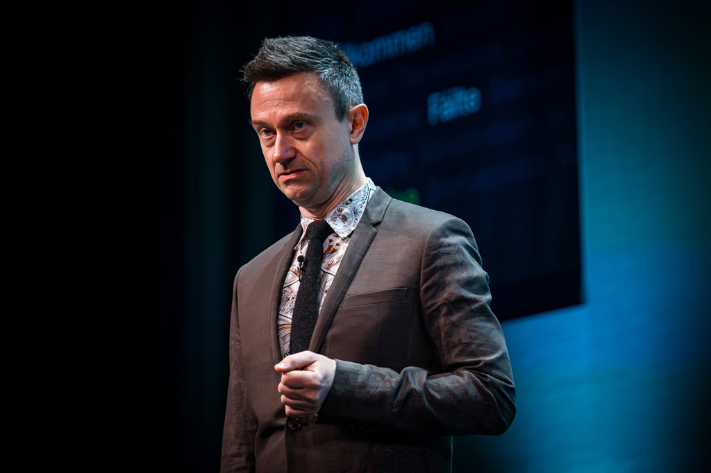 Rafał Łukawiecki speaking from the stage during the ESPC Dublin25 keynote